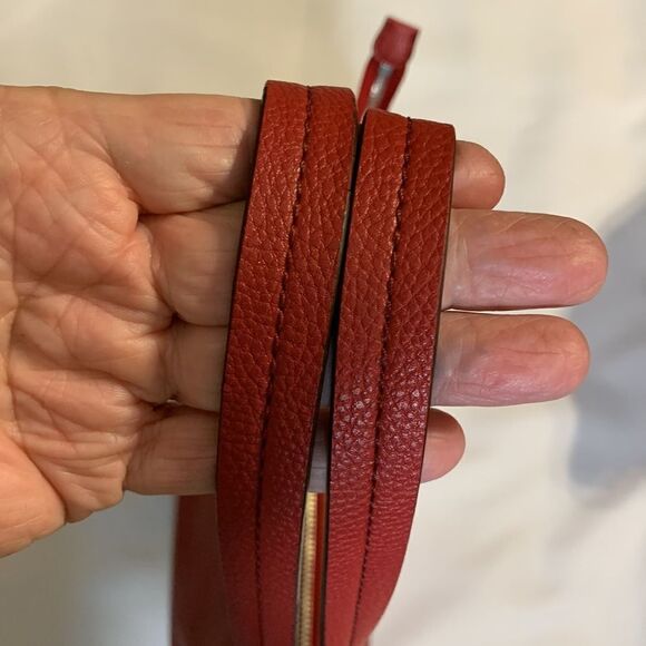 Dana Buchman large red tote with padded laptop pocket - Picture 16 of 17